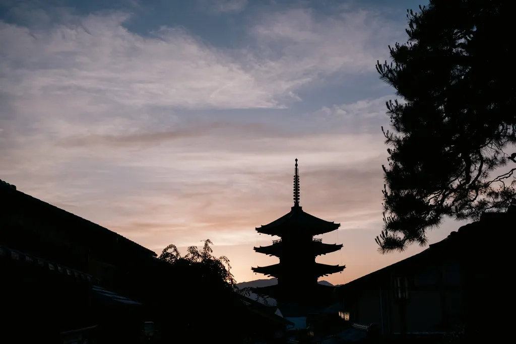 Yasaka pagoda at dusk in Kyoto